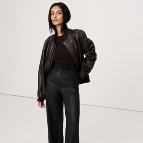 Refined Crew-Neck T-Shirt In Black - Picture 6 of 6